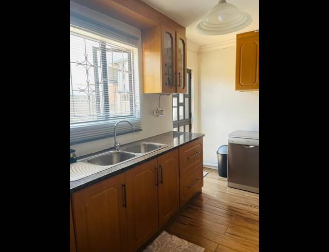 3 BEDROOM HOUSE FOR SALE IN GROVE END